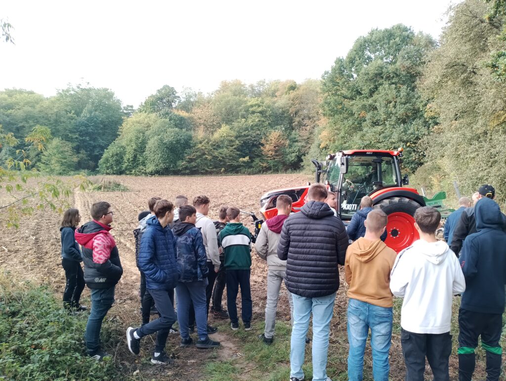 Pokazy testowe ciągnika rolniczego KIOTI HX 1201 Pokazy testowe ciągnika rolniczego KIOTI HX 1201